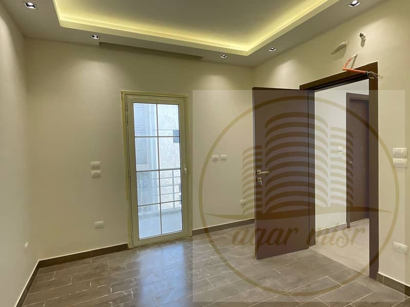 Apartment for Rent in Al-Nakheel Compound – First Occupancy, Super Lux Finishing (Full video available)  Located in the most prestigious area of New C 0