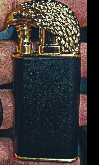 Gold eagle lighter