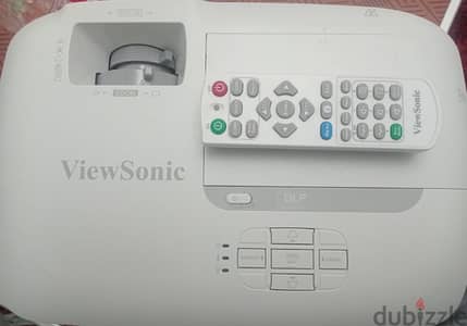 بروجيكتور شبه الجديد كسر زيرو ViewSonic مزود دخل hdmi و veg و فديو