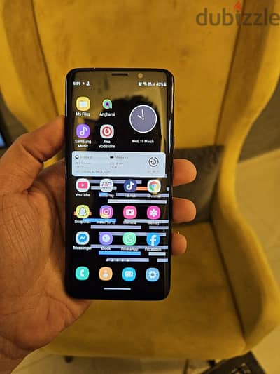 samsung s9 in good condition