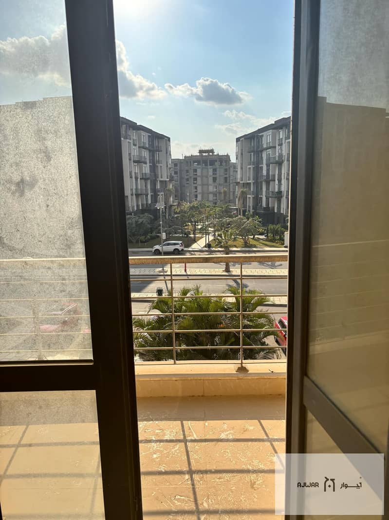 For sale in the prestigious phases of Madinaty B8 143 sqm apartment on the second floor with view main street close to services and Madinaty club 0