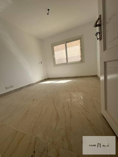 Apartment for sale, immediate delivery, in B11, area 133 square meters.