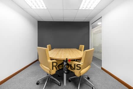 Open plan office space for 10 persons in Arkan Plaza