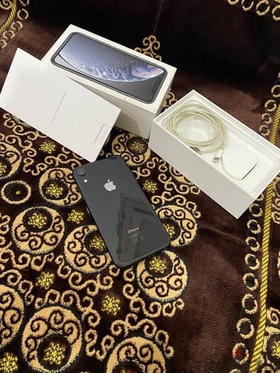 iPhone XR 128 كرتونه