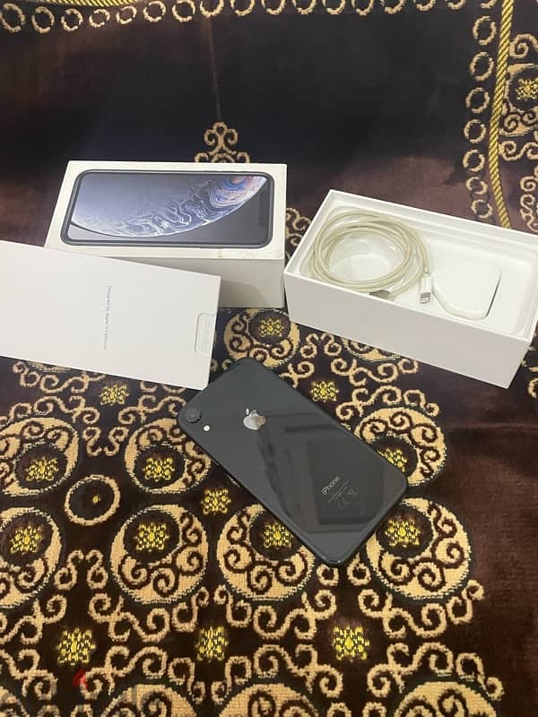 iPhone XR 128 كرتونه 3