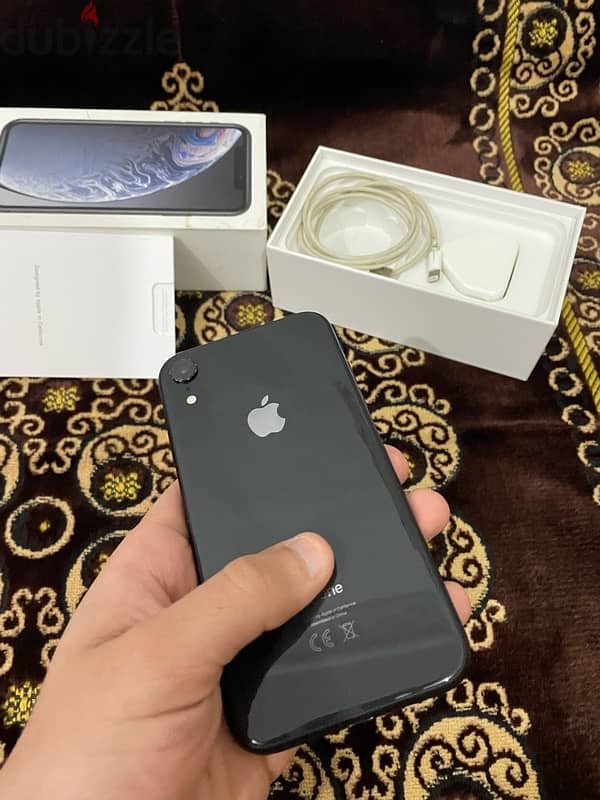 iPhone XR 128 كرتونه 4