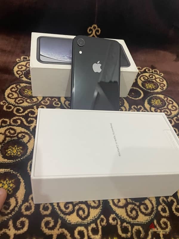 iPhone XR 128 كرتونه 9