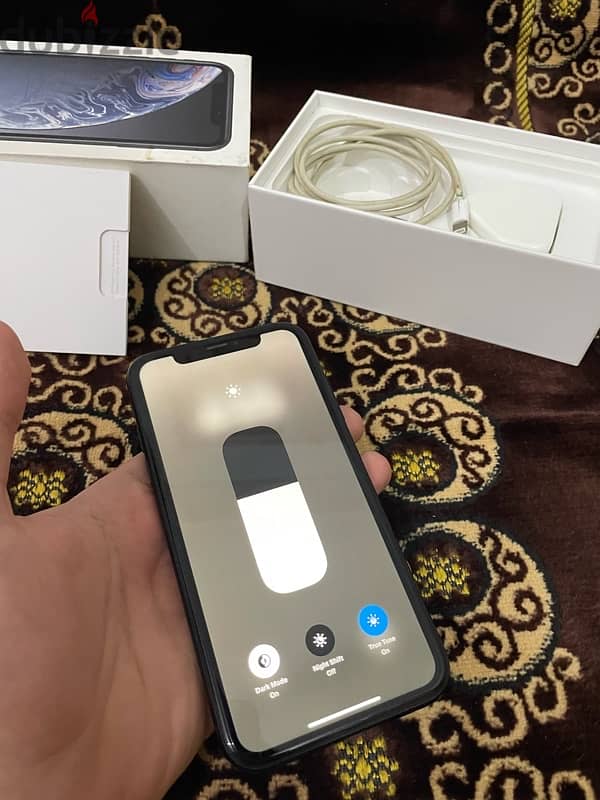 iPhone XR 128 كرتونه 13