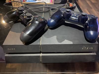 playstation 4  with 2 joysticks