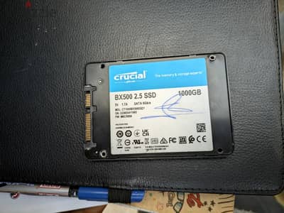 Crucial SSD 1000GB مستعمل بحالة ممتازة عليه داتا