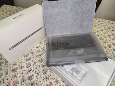 MacBook Air M1 100% 5 C. C Arabic English keyboard A+++ condition