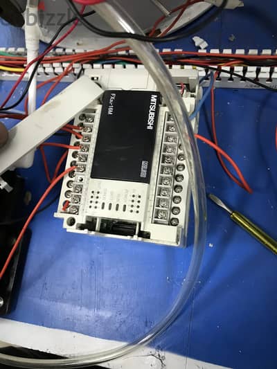 Plc mitsubishi 8i/o