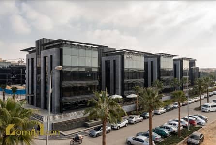 مكتب إداري فاخر للإيجار بكايرو بيزنس بارك Premium Office for Rent in C