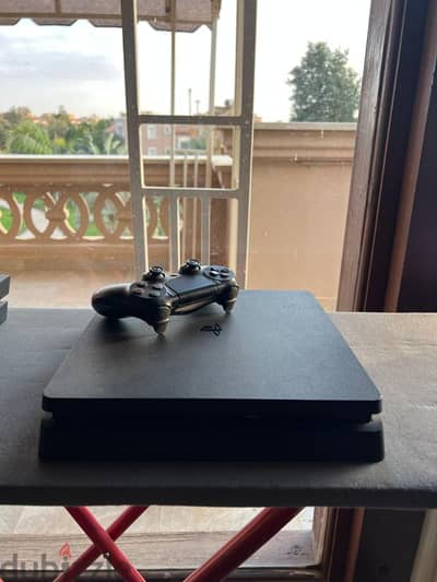 playstation 4 fat and slim   بلايستيشن ٤