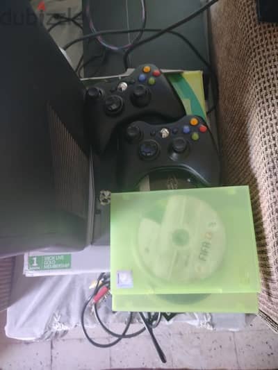 للبيع Xbox 360 250