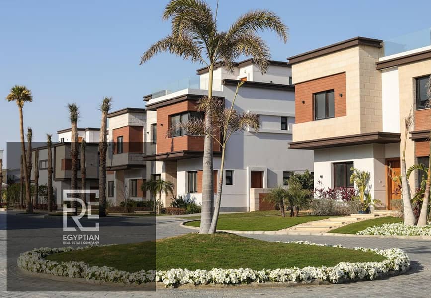 Townhouse for sale with a 5% down payment in the Fifth Settlement, with installments over 10 years, in Azzar Compound 0