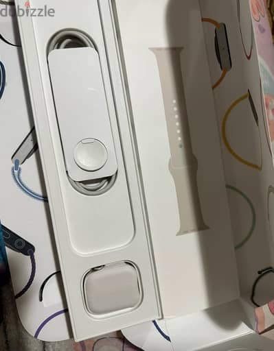 Apple watch series 7 size 41mm starlight color