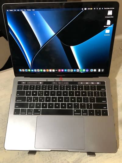 Macbook pro 2019 13 inch with touch bar, 16 GB RAM, 256GB SSD