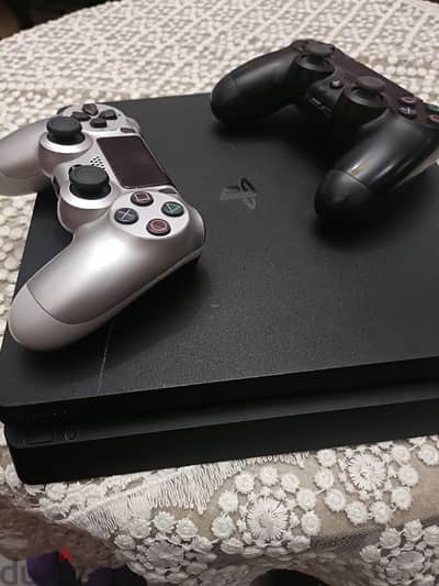 PS4 Slim Used