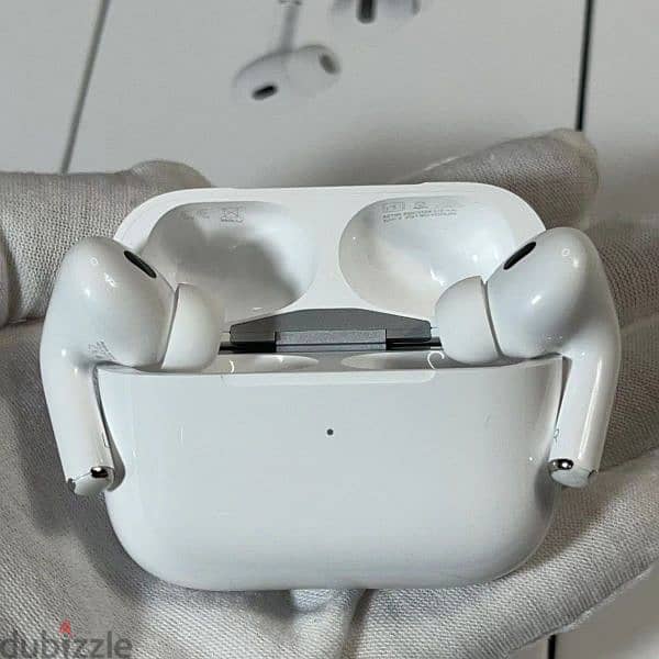 AirPods Pro (جديدة بالعلبة بتاعتها) 6