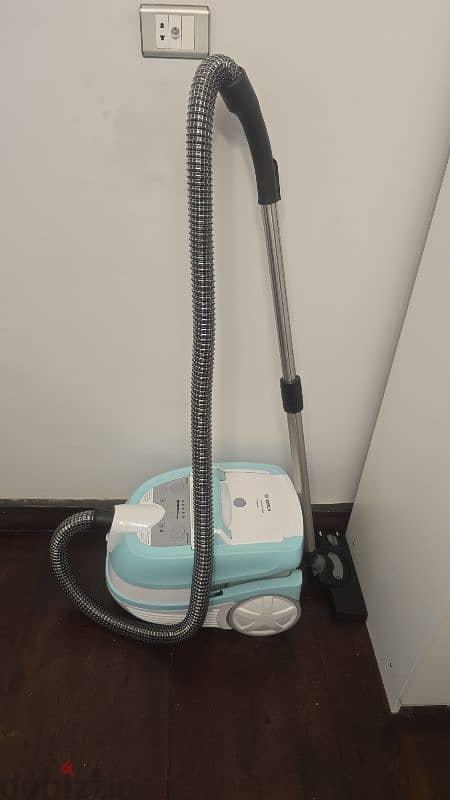 Bosch Series 4 Wet & Dry Vacuum 2000 wattمكنسة كهربائية بوش رطبة وجافة 0