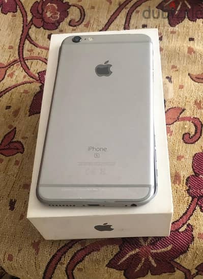 اي فون 6s plus بالكرتونه