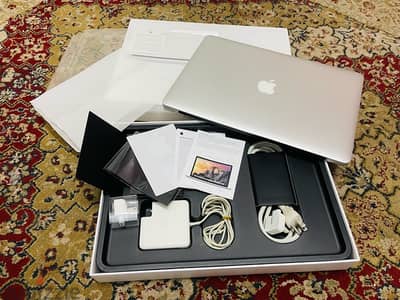 MacBook Pro 2015,15inch,core i7, Ram 16G ,حالته كالجديدة ومعه كل حاجة