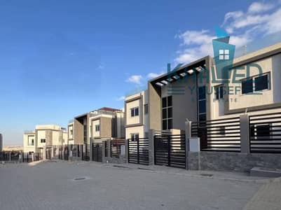 Twin house in a prime location on a high plateau overlooking Al Khamael Club