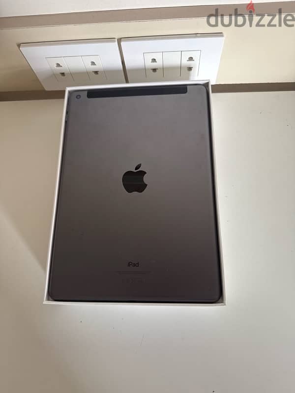 apple ipad 7 32 gb slightly used 3