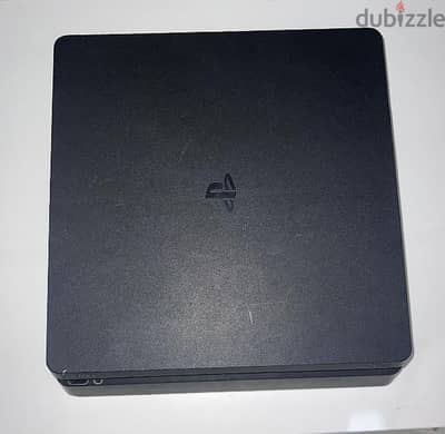 ps4 slim مع دراعين حالة نضيفة