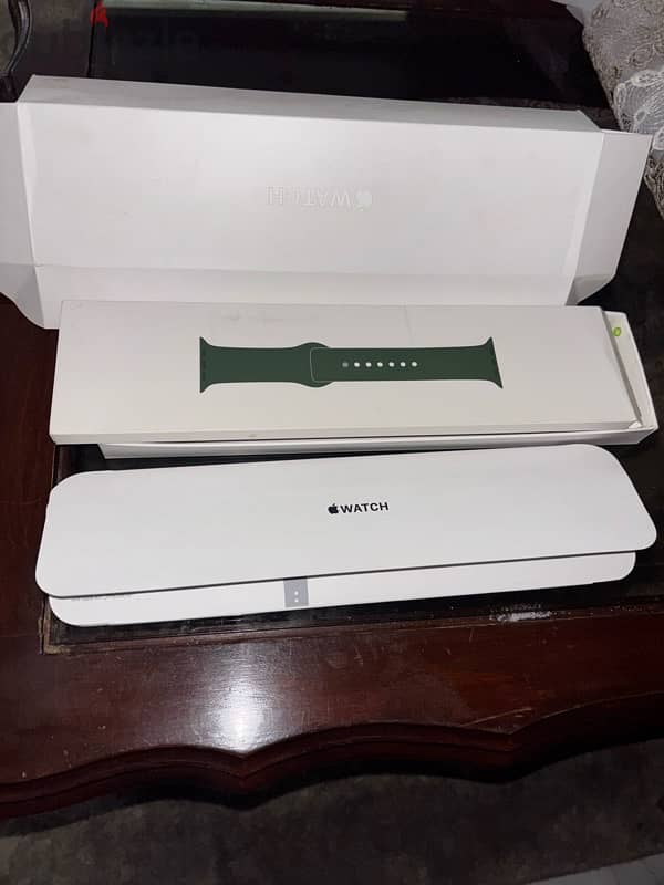 Apple Watch 7 series 4