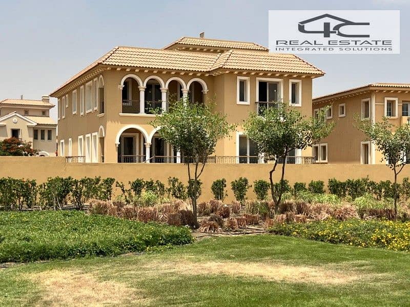 villa classic 360m For sale with a large area, less than the market price, for 2 million, READY TO MOVE , view  landscape 0