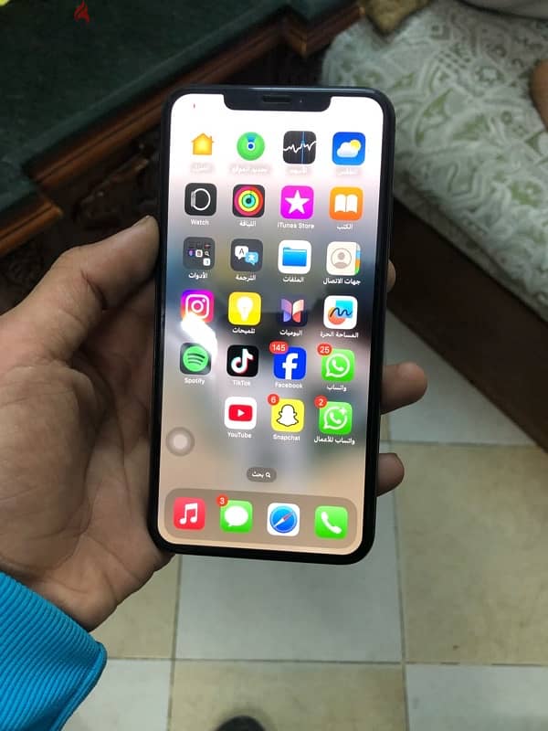 ايفون xs max 1