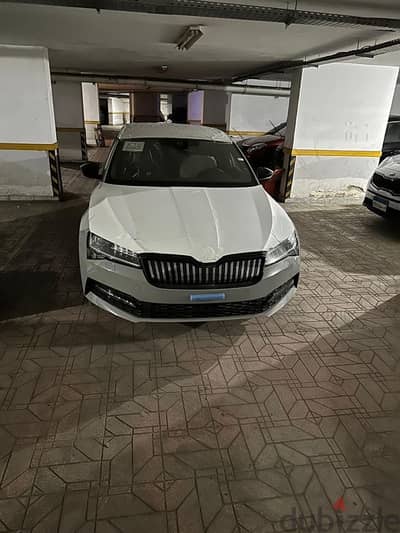 Skoda Superb hyprid 2024