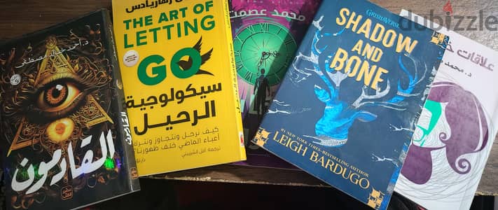 كتب للبيع بحاله جيده جدا عربي وانجلش