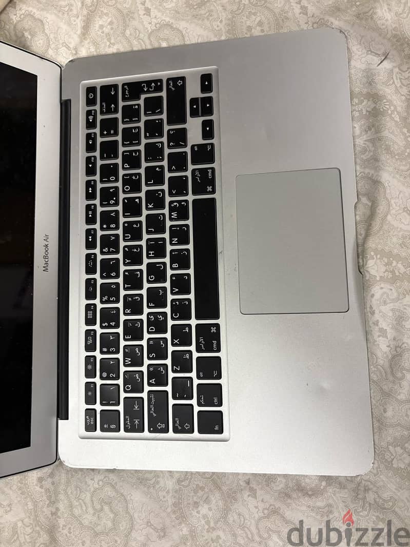 Macbook Air 2017 with box and charger 1