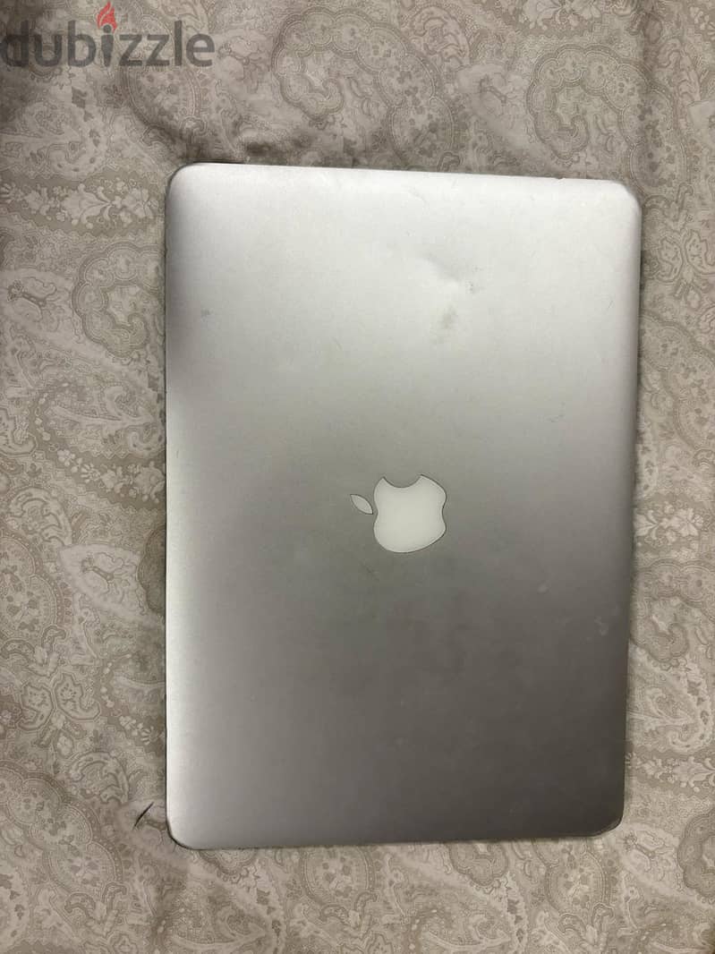 Macbook Air 2017 with box and charger 2