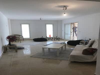 Ground floor apartment with garden for rent in Madinaty, steps from South Park, 3 bedrooms, 2 bathrooms, prime location and garden view