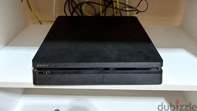 ps4 slim 1TB & cd 2