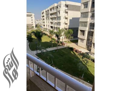 Apartment for rent in Madinaty B10, area 165 square meters, garden view and street