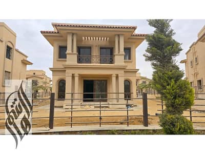 Standalone villa for sale, separate, in Madinaty, Model D3, immediate delivery, unfinished, wide garden view, in a group of 24 in the Four Seasons Vil