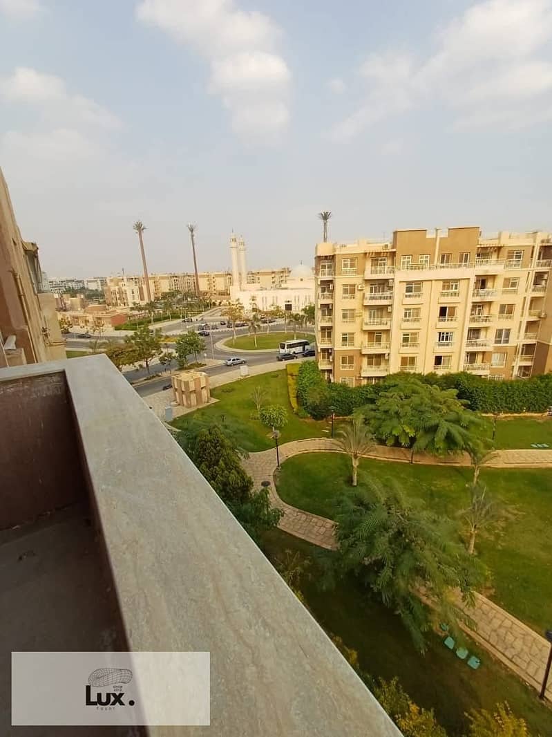 For rent, a new law in Madinaty, an apartment with an area of ​​96 square meters, with a wide garden view, very close to the first season park and the 0