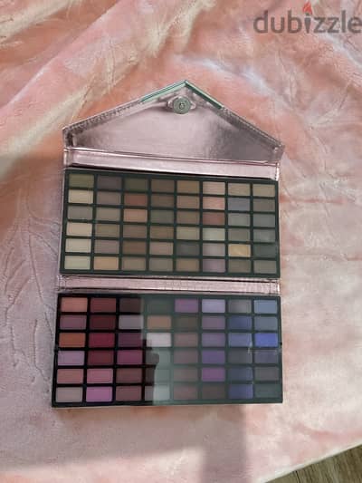 EYESHADOW PALETTE BEBE