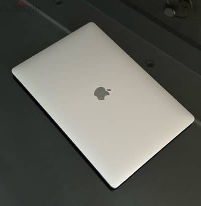 MacBook Pro Core i9 - حاله الزيرو