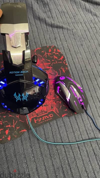 Gaming mouse with mousepad and headset