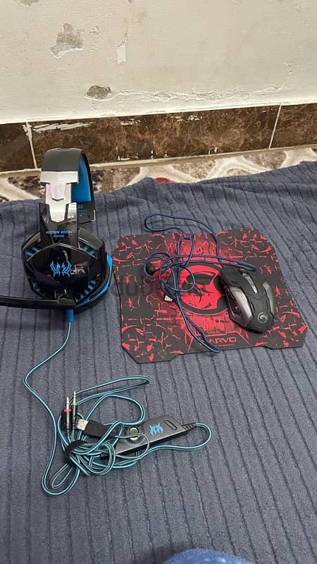 Gaming mouse with mousepad and headset 1