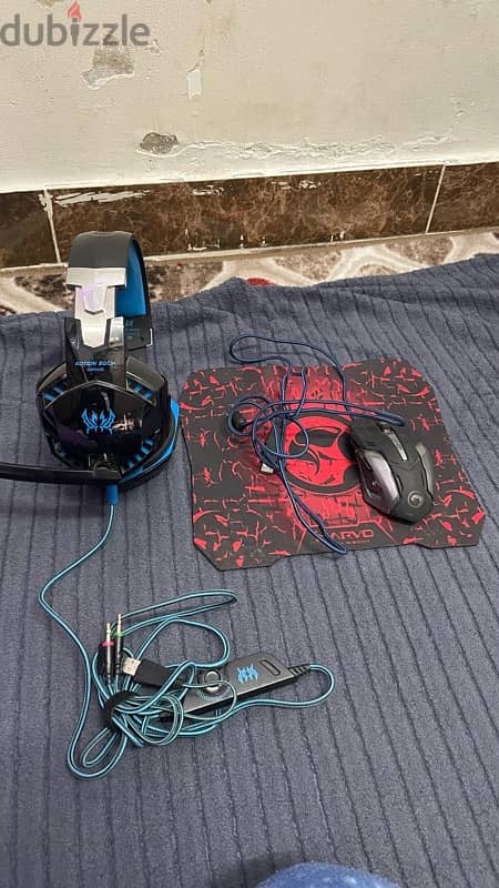 Gaming mouse with mousepad and headset 2