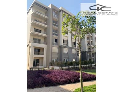 Apartment ground with garden 145m for sale in hyde park new cairo Prim location, with the lowest down payment and installments.