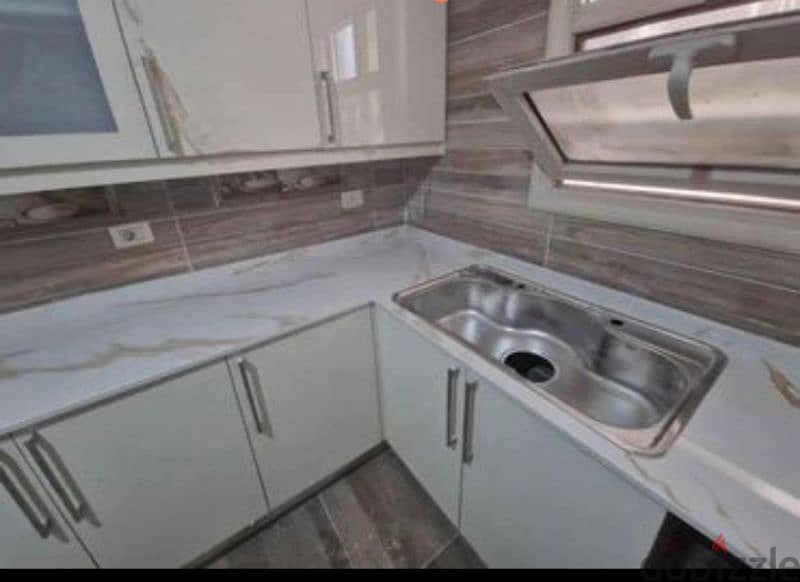 quartz&Corian marble to kitchen 13