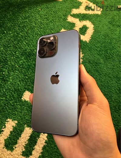 Iphone 13 pro max  512g بسعر كويس وحاله نظيفه